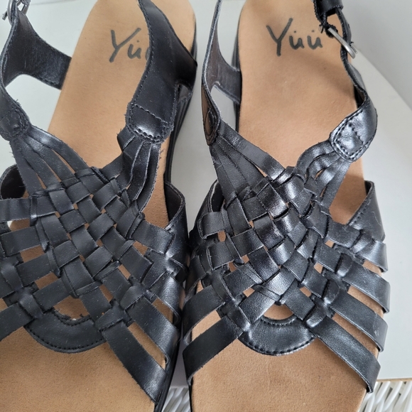 yuu sandals